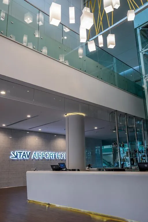 Tav Airport Hotel Izmir 4*,