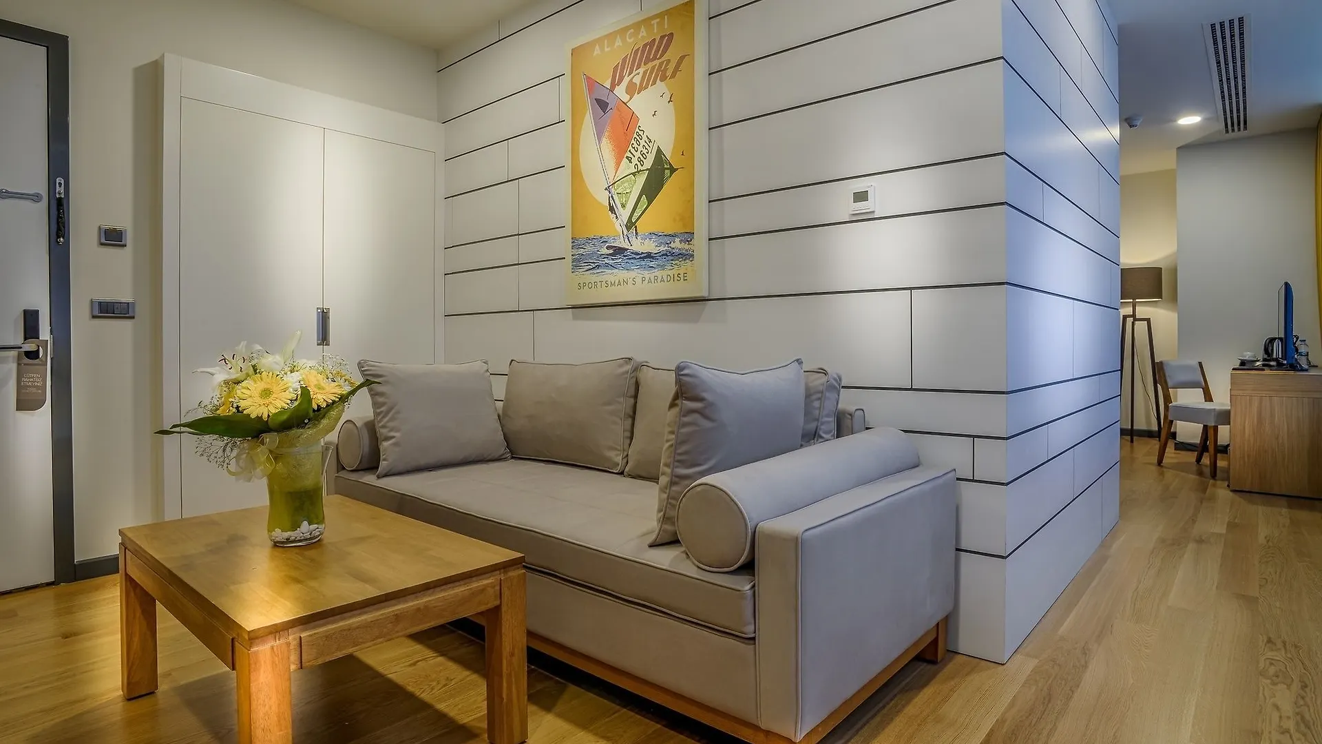 Tav Airport Hotel Izmir 4*,